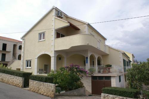 Apartments with a parking space Supetar Brac - 2850 Supetar 