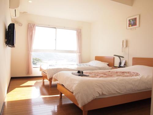 Hotel Innoshima Set in a prime location of Onomichi, Hotel Innoshima puts everything the city has to offer just outside your doorstep. Featuring a satisfying list of amenities, guests will find their stay at the prop