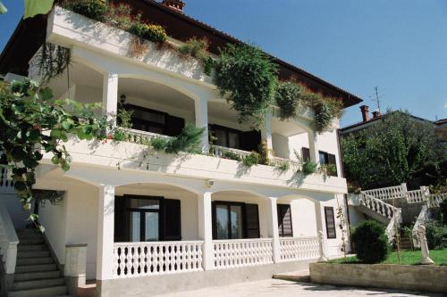 Apartments Ananina 
