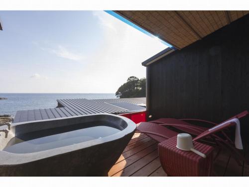Japanese-Style Corner Room with Open-Air Bath and Sea View - Upper Floor