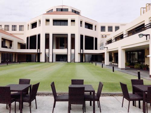 ทัศนียภาพภายนอกโรงแรม, อีสติน ธนาซิตี้ กอล์ฟ รีสอร์ต กรุงเทพ (Eastin Thana City Golf Resort Bangkok) near เทสโก้ โลตัส บางพลี