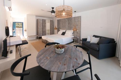 Hylatio Tourist Village in Pissouri