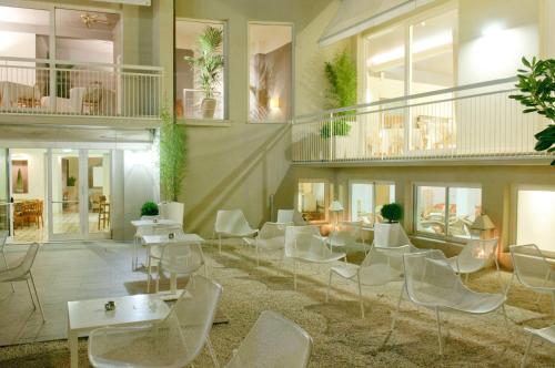 花園, HOTEL TRIONFAL - Fronte Mare - Vicinissimi al Centro in 米蘭馬瑞提那