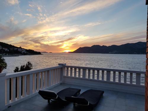  Sunset Apartments in Korčula