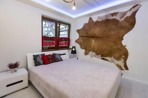 Apartment with Mountain View image 6