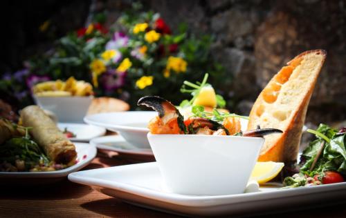 Food and beverages, The Enniskerry Inn in Enniskerry