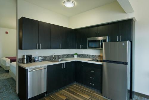 設施, 索諾馬牛津套房酒店 - 羅納特公園 (Oxford Suites Sonoma- Rohnert Park) in 羅內特帕克