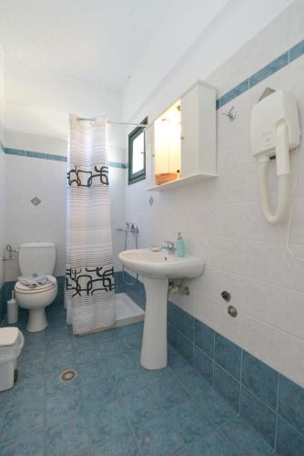 Cyclades Beach Apartments - image 2