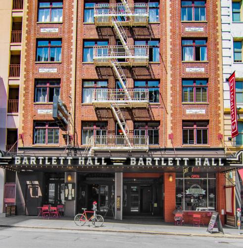 The Bartlett Hotel and Guesthouse 