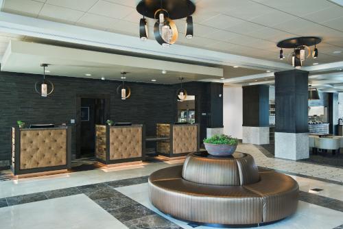 Oxford Suites Sonoma - Rohnert Park - image 9