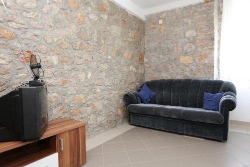  Apartments by the sea Trpanj, Peljesac - 10107 in Trpanj