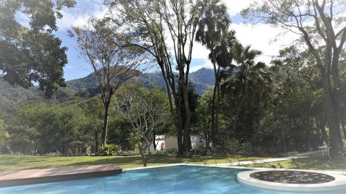 Zunanjost, Around The Tree Manor in Shitan Township