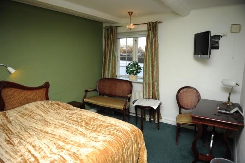 2 queen beds