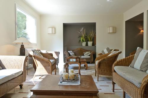 共用Lounge/電視區, HOTEL TRIONFAL - Fronte Mare - Vicinissimi al Centro in 米蘭馬瑞提那