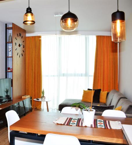 Central Luxury Apartment - image 13