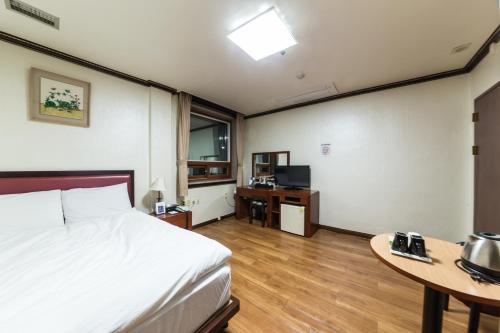 1 double bed