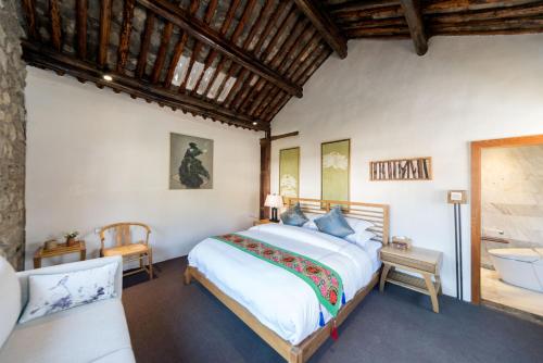 127853763 Dali Old Courtyard Boutique Inn