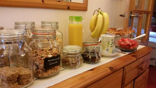 Mandeley Guest House - image 2