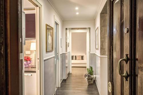 

PIAZZA DEL POPOLO 3 ROOMS, 3 BATH