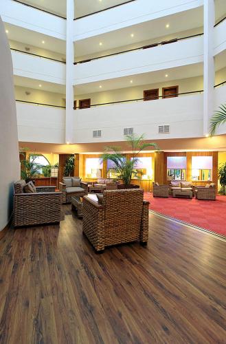 Fortuna Beach Hotel - image 10