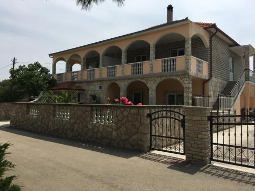  Apartment Pico in Mrljane