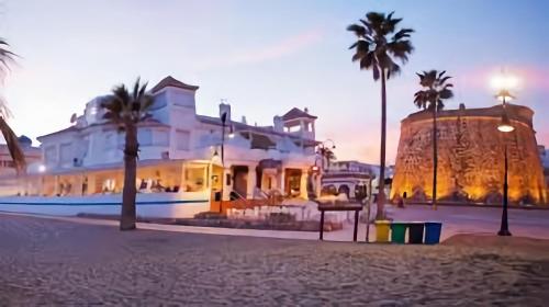 Balcon del Mar, first line of the beach