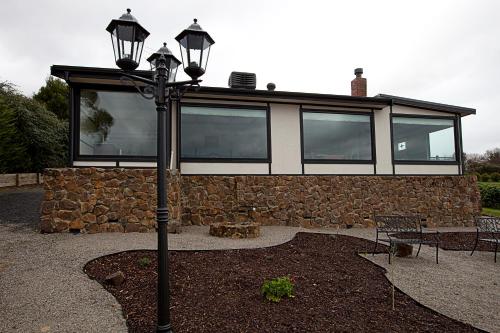 A Cottage with a View at Tudor Ridge