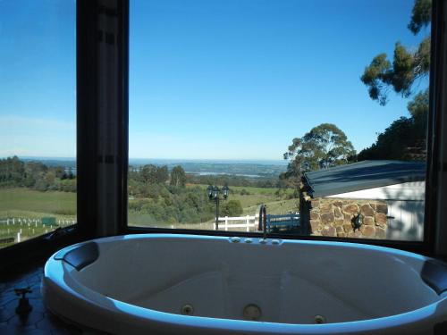 A Cottage with a View at Tudor Ridge