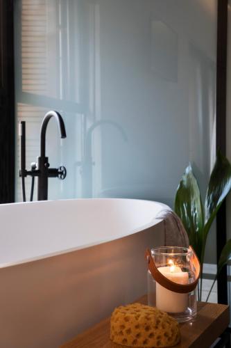 Badrum, The Vera Hotel in Tel Aviv