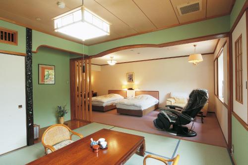 room detail thumbnail 1