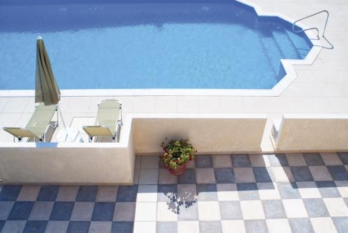 Hiona Holiday Hotel - image 8
