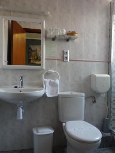 Hostal La Pilarica - image 10