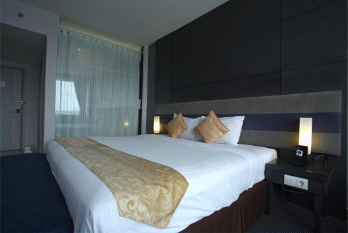 Tjokro Hotel Pekanbaru Room Type - Executive Suite