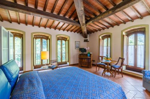 room detail thumbnail 2