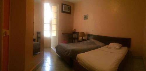 Double or Twin Room image 9