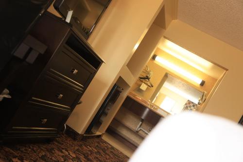 Plaza Inn Midland - image 5