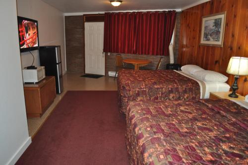 2 queen beds