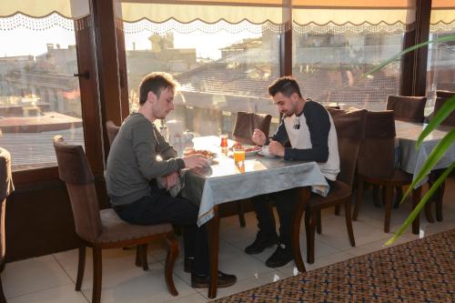 Grand Rosa Hotel - image 11