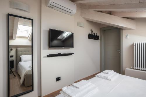 Sant'Orsola Suites Apartments - image 10
