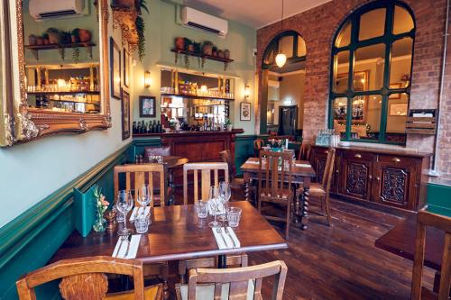 Pub/Lounge, The Old Coffee Tavern in Warwick