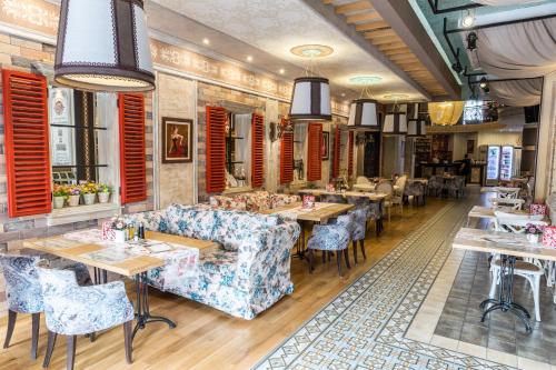 Cosmopolitan Hotel & Wellness - image 3