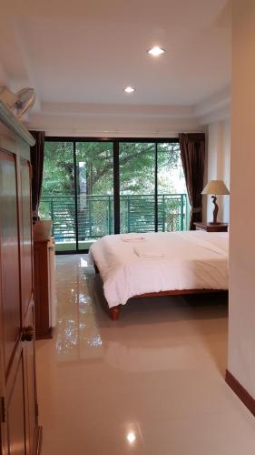 Garden Corner Resort & Hotel in Tha Pho