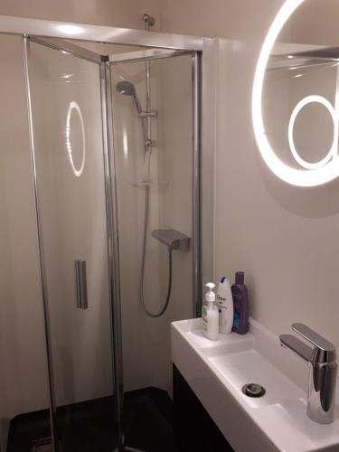 Rooms on Water - image 9