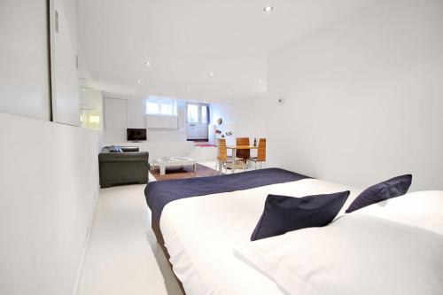 Romantic Jordaan Canalsuite near Anne Frank House, Amsterdam (photo 2)