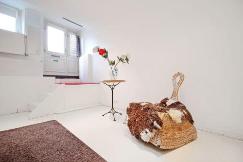 Romantic Jordaan Canalsuite near Anne Frank House, Amsterdam (photo 10)