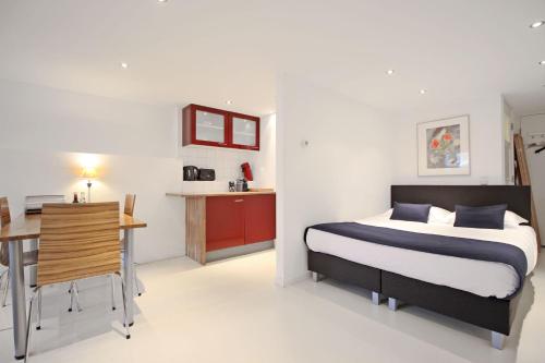 Romantic Jordaan Canalsuite near Anne Frank House, Amsterdam (photo 5)