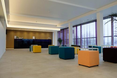 Corbie Lommel Ring - image 13
