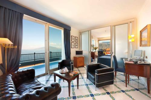Hotel Continental - image 11