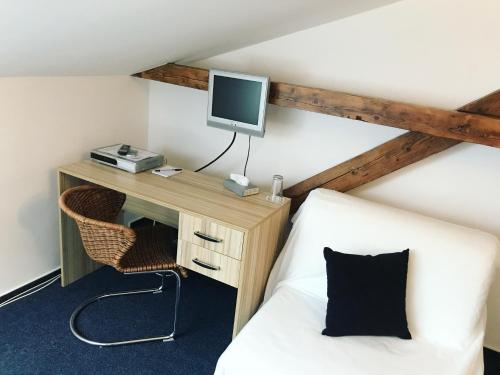 1 twin bed