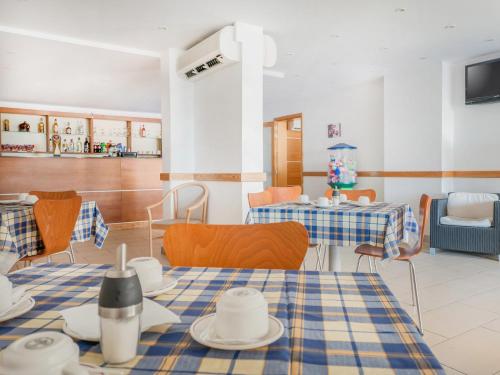 Qawra Point Holiday Complex - image 6